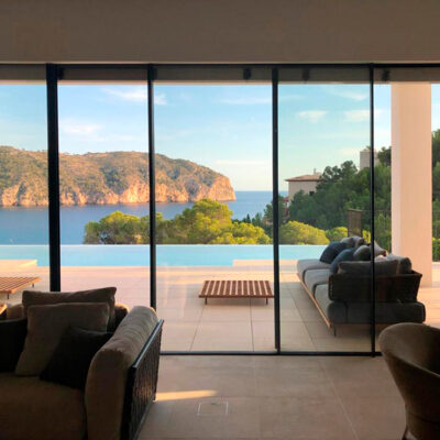 Vista al mar desde el interior de la vivienda en Camp de Mar, Mallorca